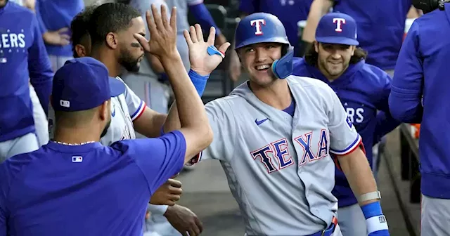 Rangers manager Bruce Bochy unloads on MLB replay center after dumbfounding  call gives White Sox go-ahead run