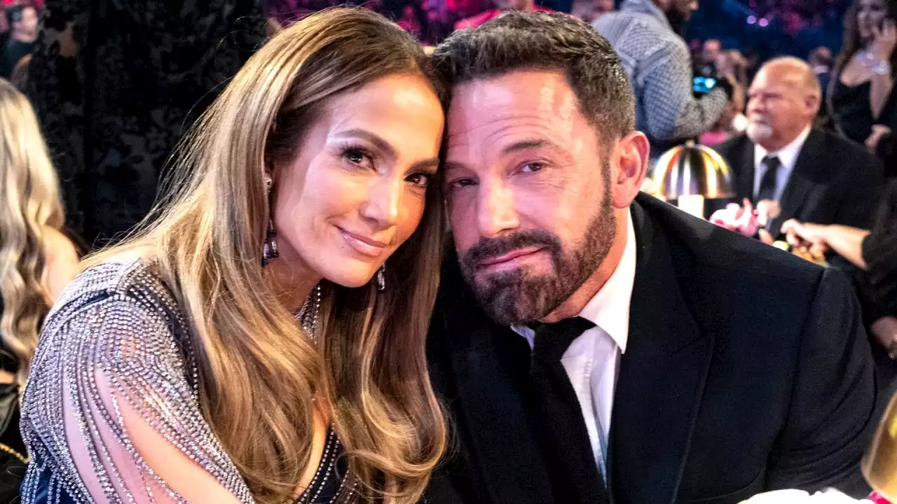 Jennifer Lopez Posts Shirtless Photo of Ben Affleck For Father's Day