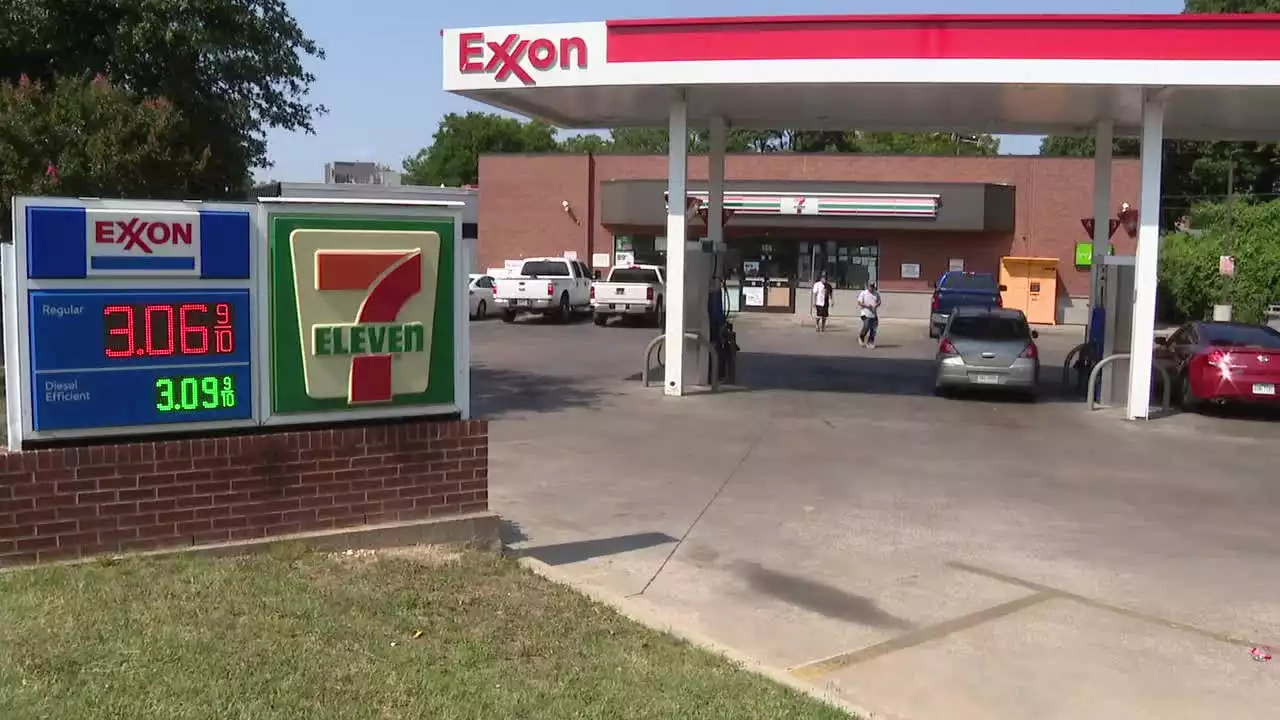 7-Eleven employee shot and killed during attempted robbery, police say