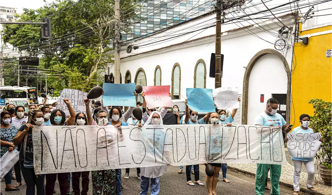 Servidores da rede federal de enfermagem fazem protesto no Rio