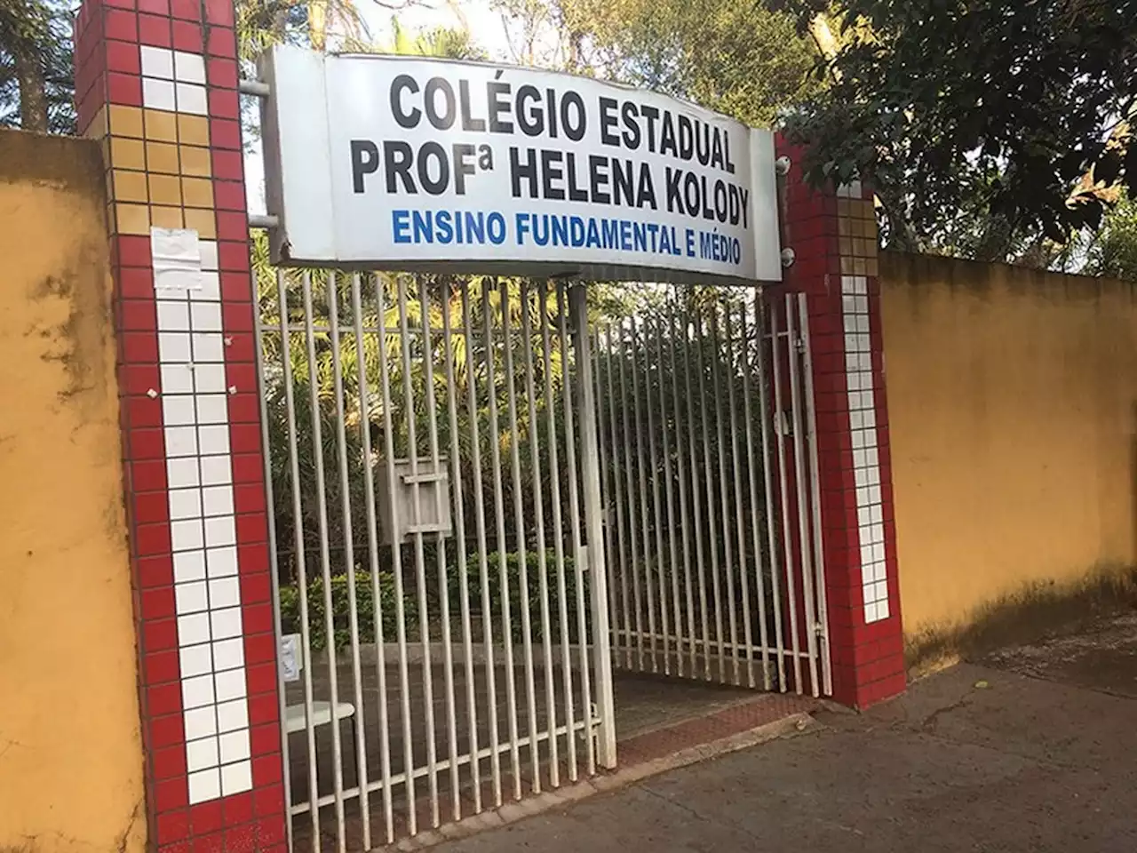 Professor imobilizou ex-aluno para conter ataque em colégio, informou o governador do Paraná