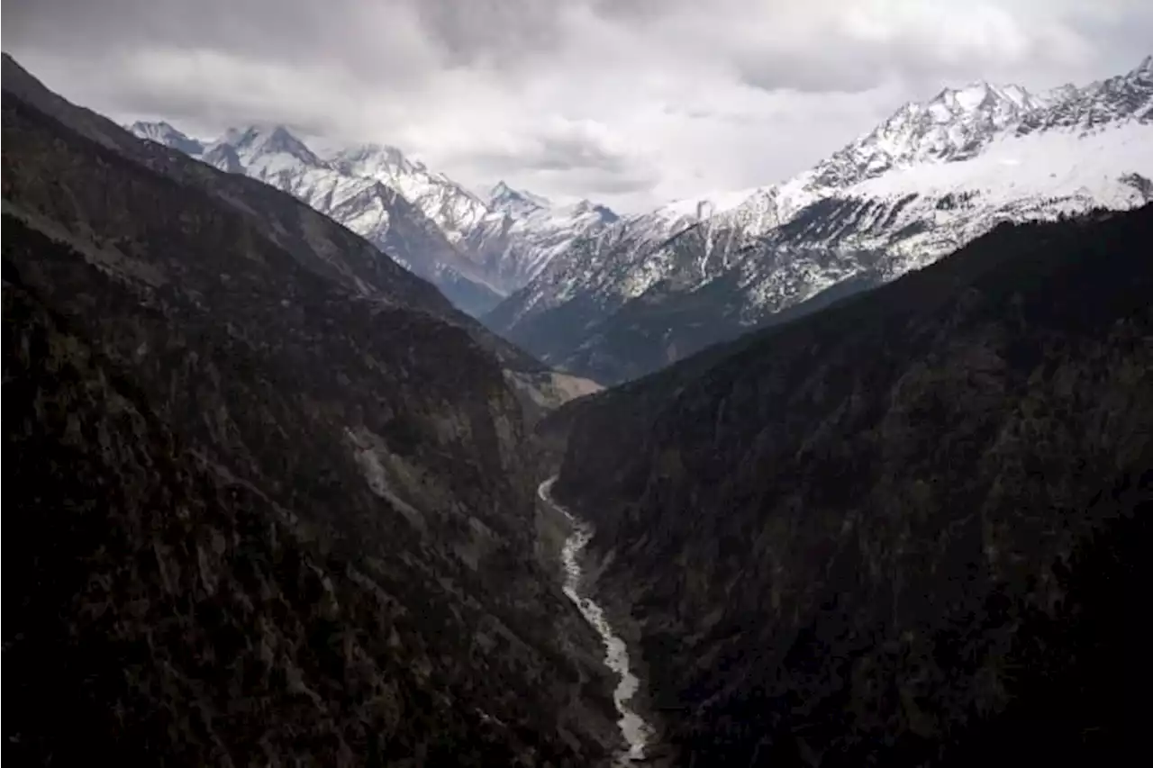 Himalayan glaciers could lose 80% of their volume if global warming not controlled, study finds