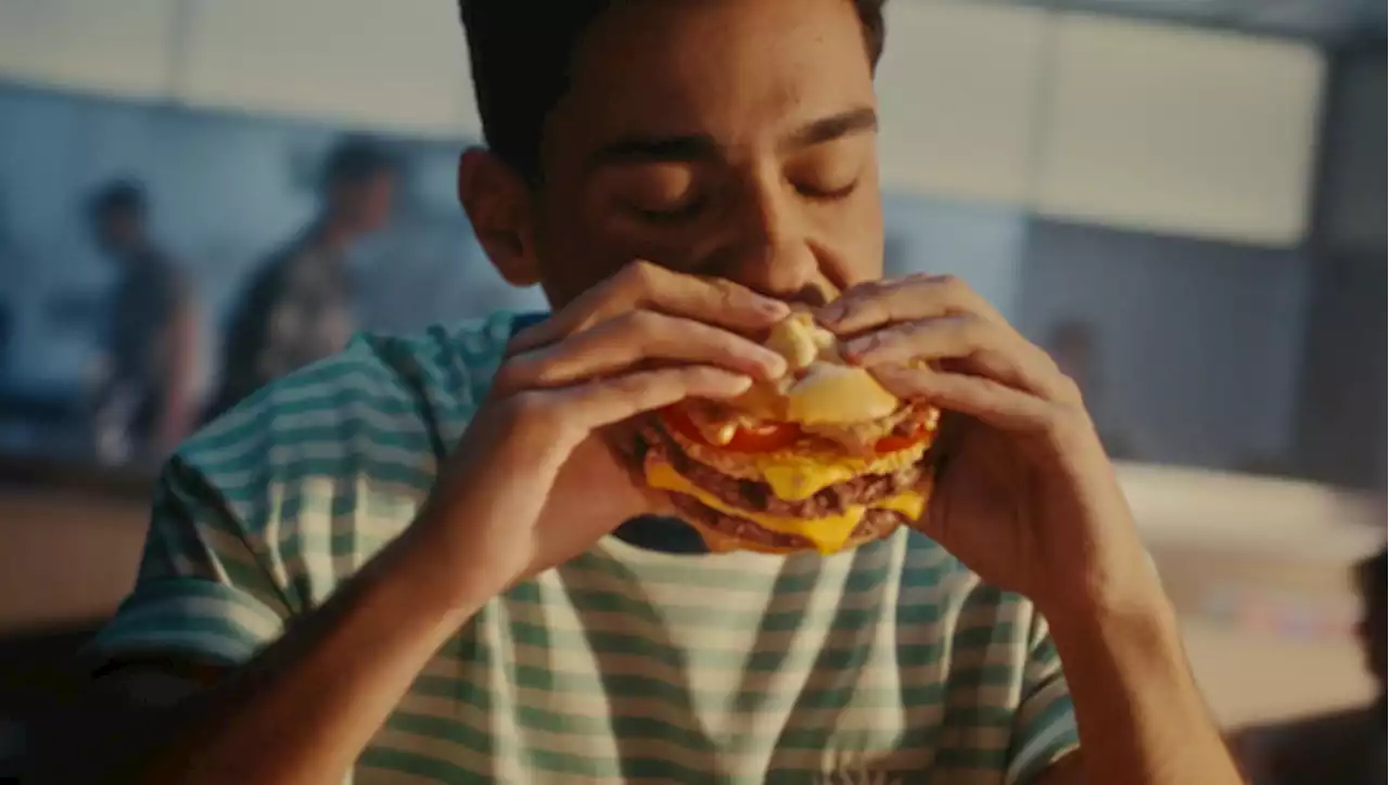 Burger King se pone romántico para anunciar su nueva hamburguesa