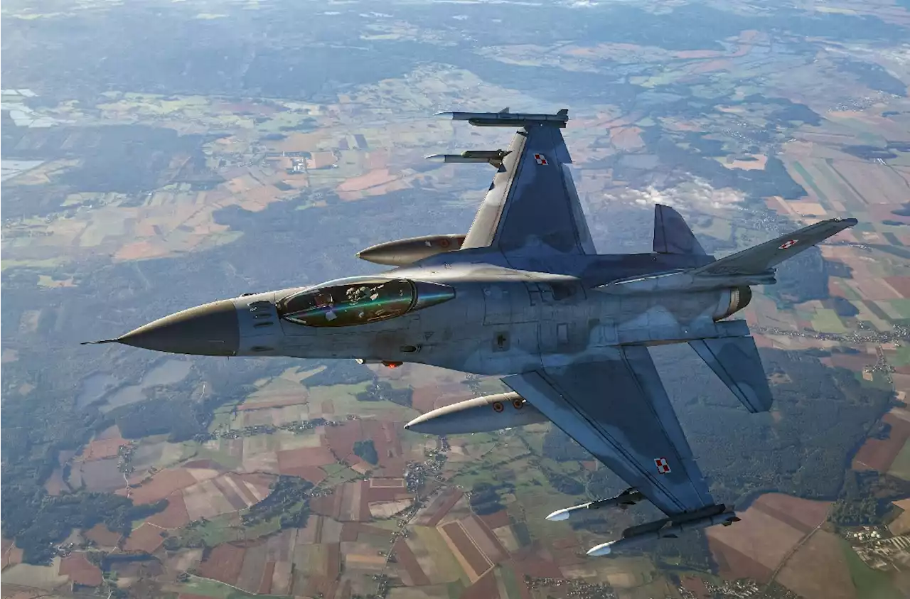 Lockheed Martin says it is on standby to train Ukrainian pilots on F-16s