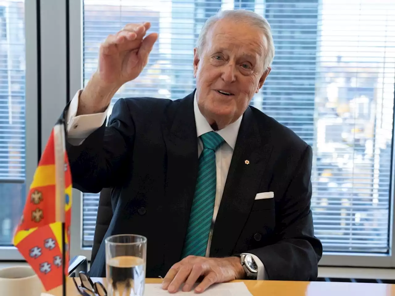 Brian Mulroney praises Trudeau's leadership, omits any mention of Tory leader