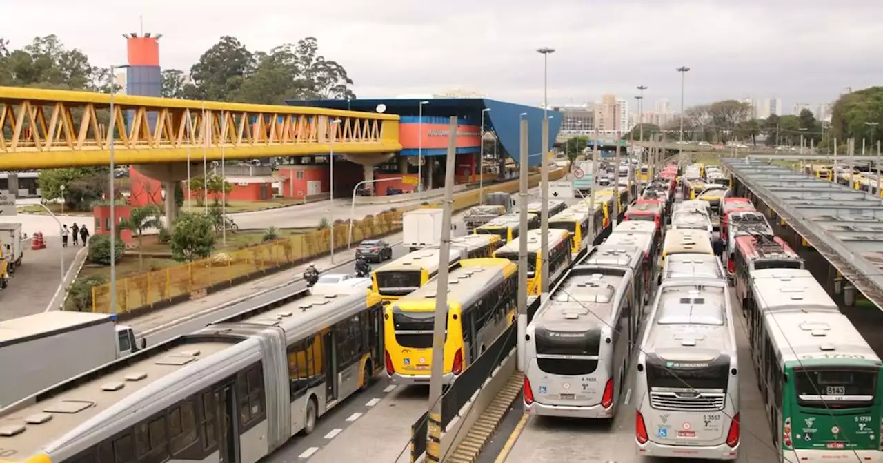 São Paulo pode ter greve de ônibus na segunda-feira (26) • Orbi