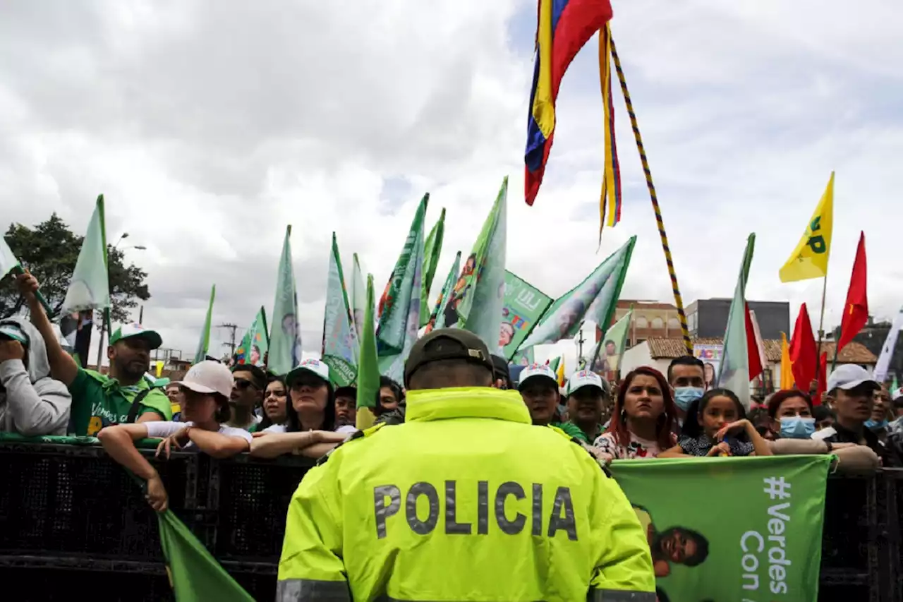 Capturan a 2 policías, sospechosos de cobrar dinero para manipular arrestos - Pulzo