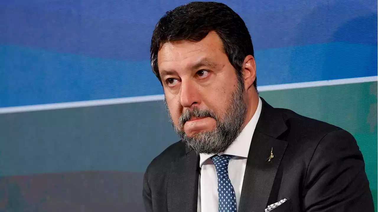 Salvini supera i limiti di velocità: 'In alcune tratte valutiamo se andare oltre i 130 chilometri all’ora”