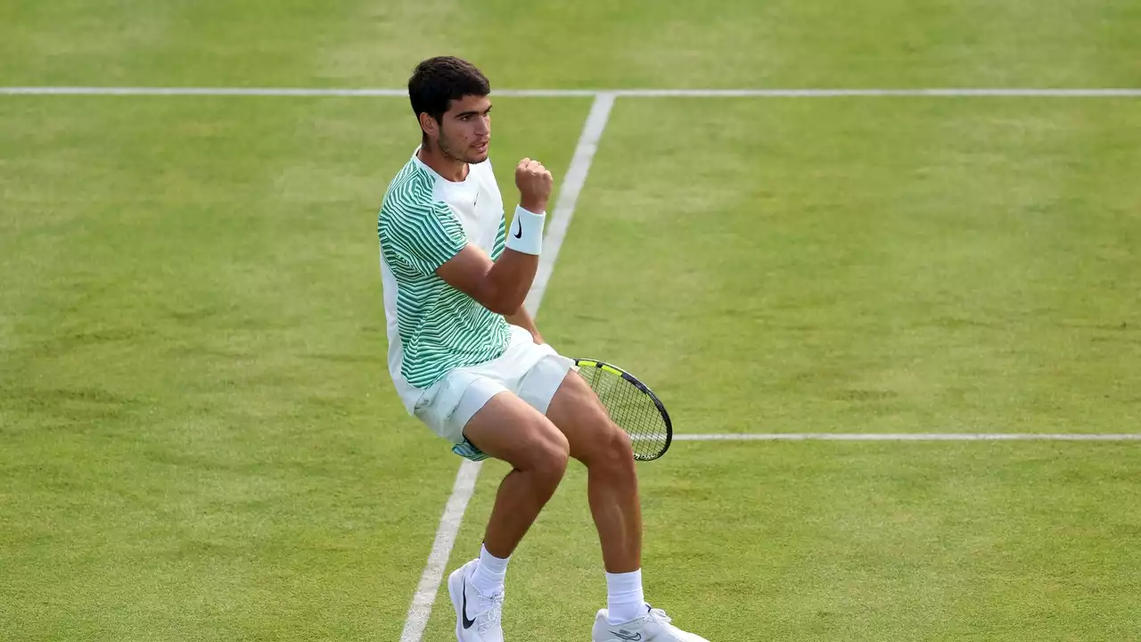 Alcaraz también brilla en hierba: así fue el puntazo que dejó en su debut en Queen's