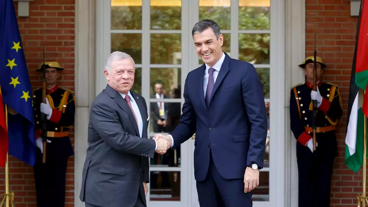 Pedro Sánchez recibe al rey de Jordania en Moncloa y cierran dos acuerdos