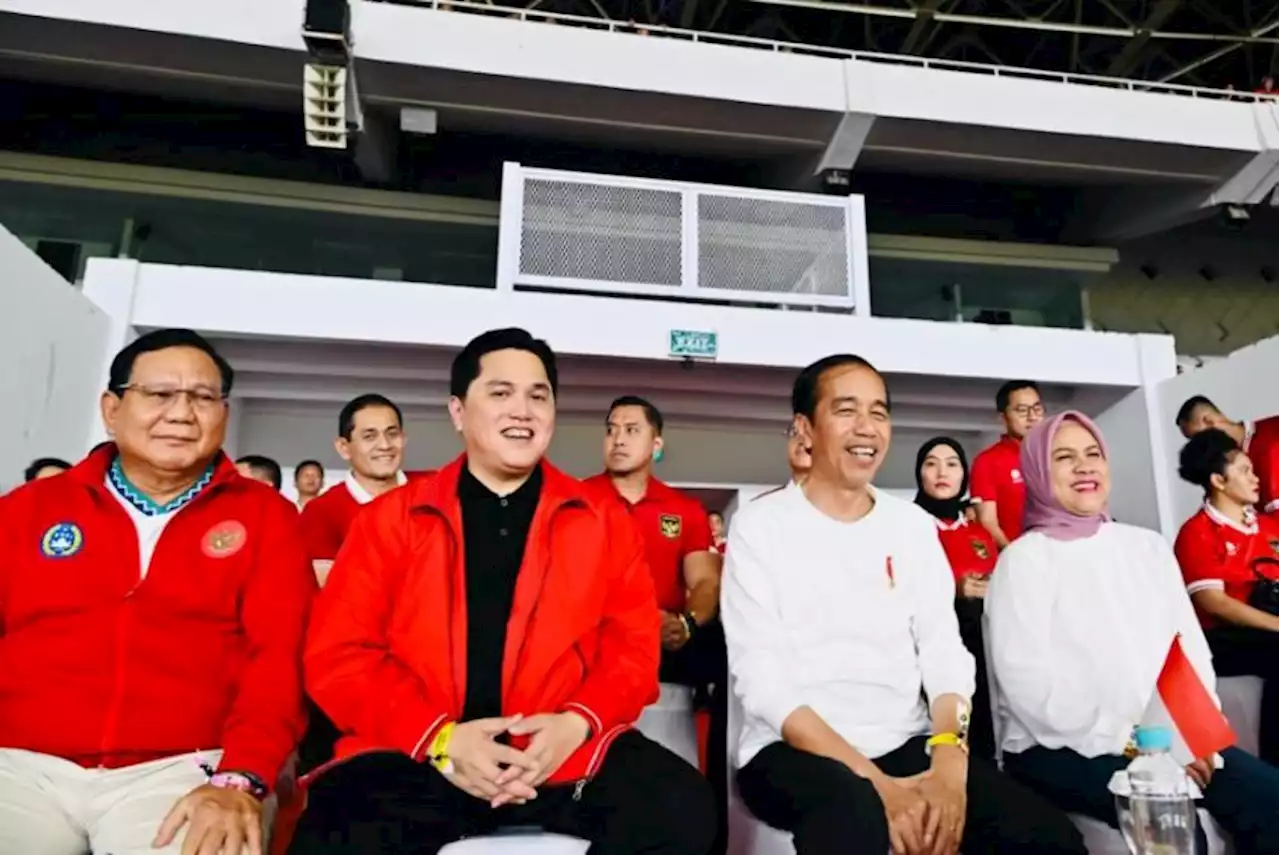 Momen Akrab Prabowo Bersama Jokowi dan Erick Thohir saat Nonton Indonesia vs Argentina