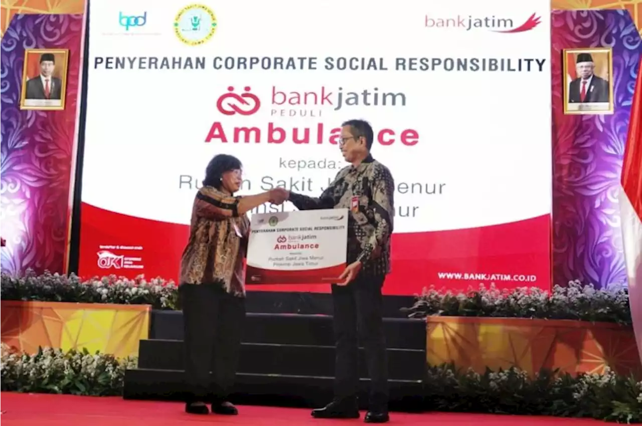 Percepat Layanan Rumah Sakit Jiwa Menur, Bank Jatim Serahkan Bantuan Ambulans