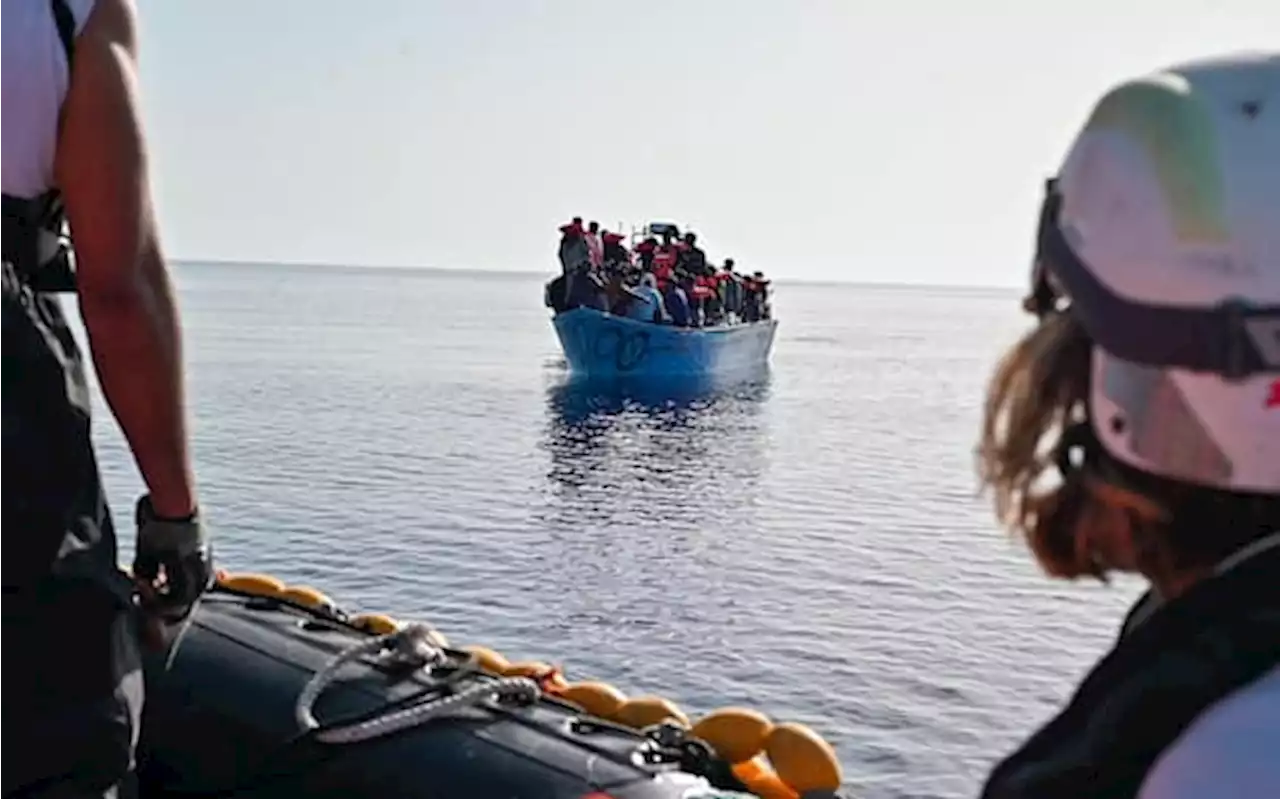 Migranti, a Lampedusa 1.100 persone in 24 ore. In hotspot oltre 1.300