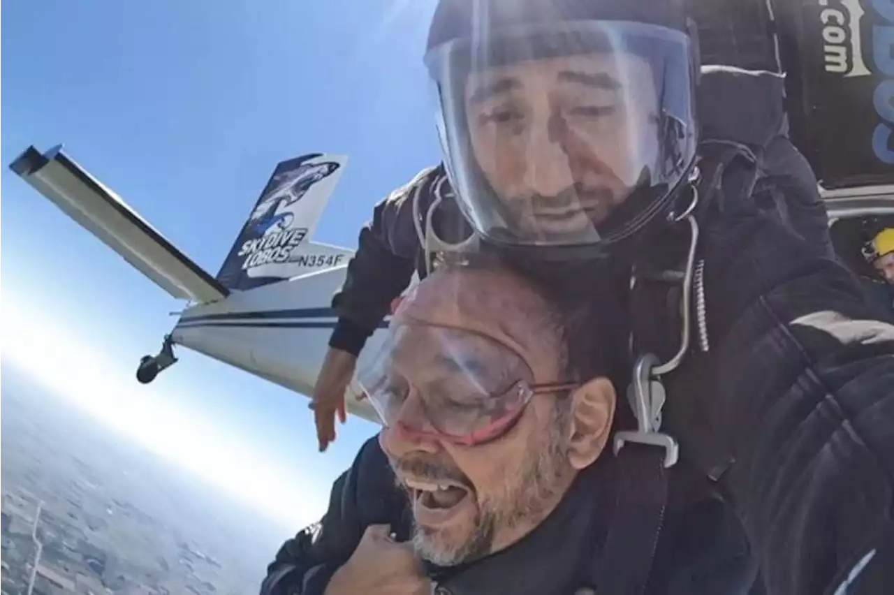 Argentinian man, 61, killed in skydiving lesson after both parachutes malfunction