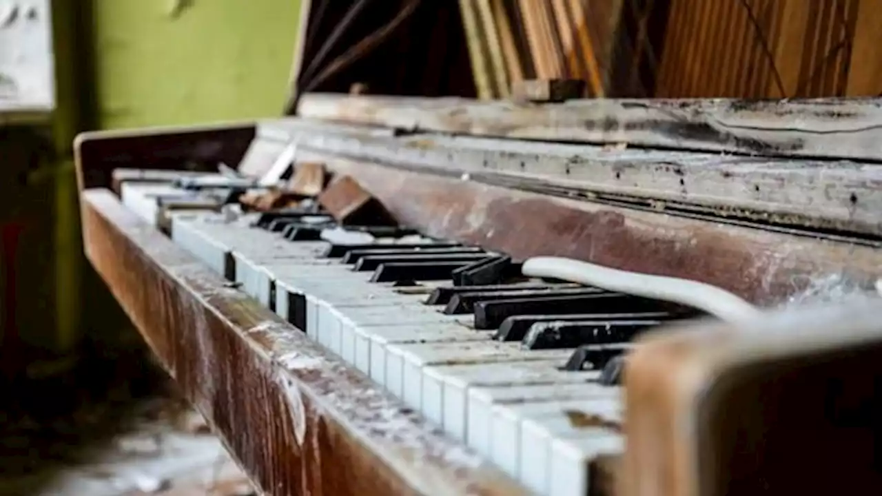 Creer o reventar: filmó a un 'fantasma' tocando el piano y revolucionó las redes