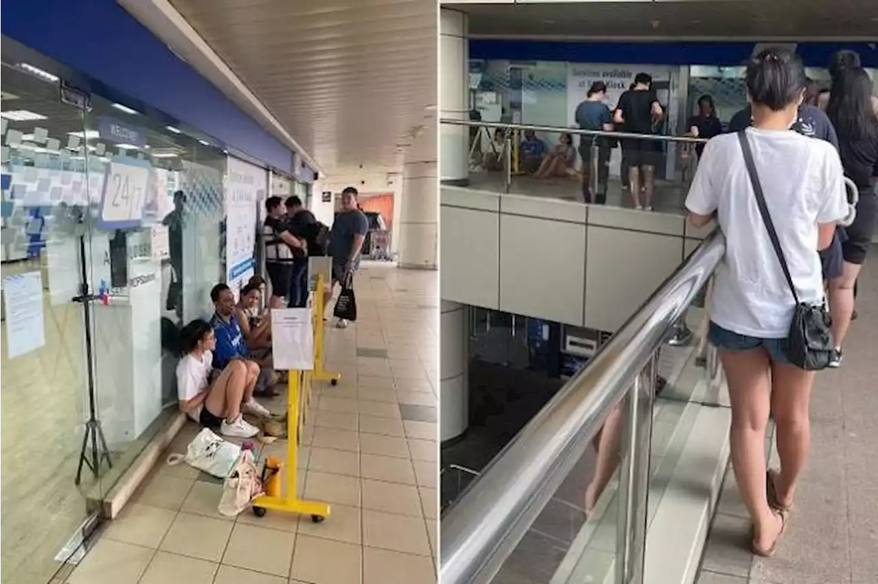 Fans lining up at SingPost outlets islandwide for Coldplay tickets