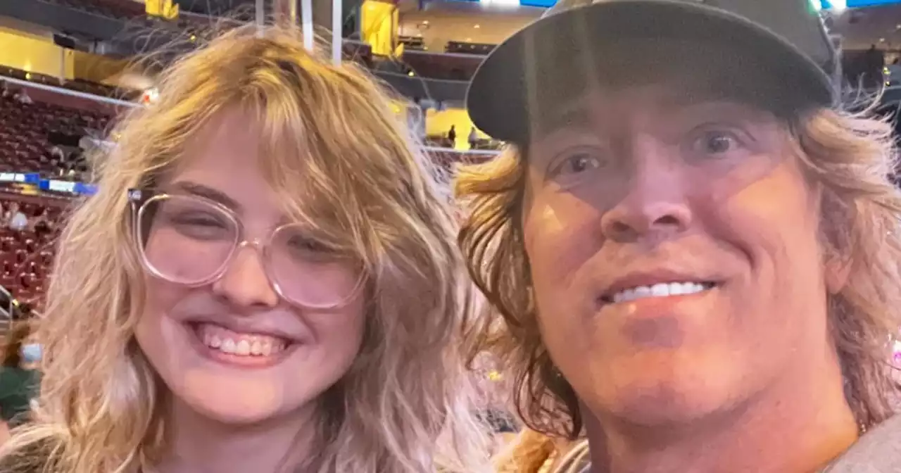 Anna Nicole Smith’s daughter enjoys night out with dad Larry Birkhead at Duran Duran show