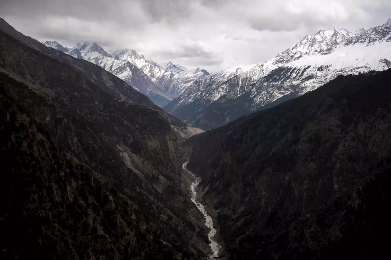 Himalayan glaciers could lose 80% of their volume if global warming isn't controlled, study finds