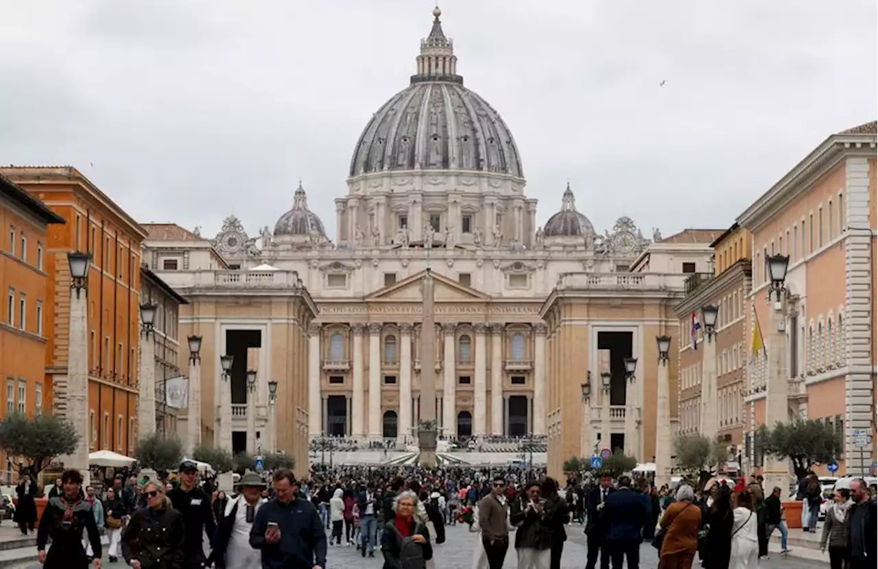 Vatican document urges talks on welcoming LGBTQ people, women's role