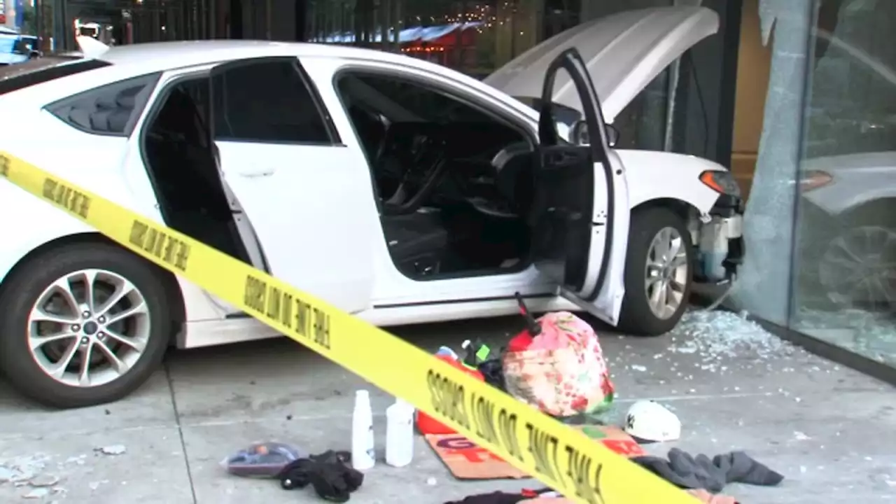 1 person injured after car crashes into building in Chelsea