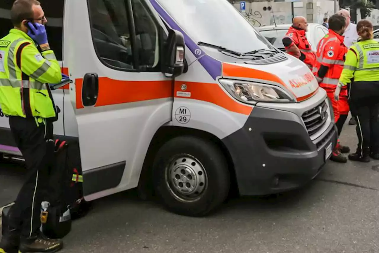 Palermo, donna obesa muore dopo 4 ore di attesa in barella sotto casa: aperta inchiesta