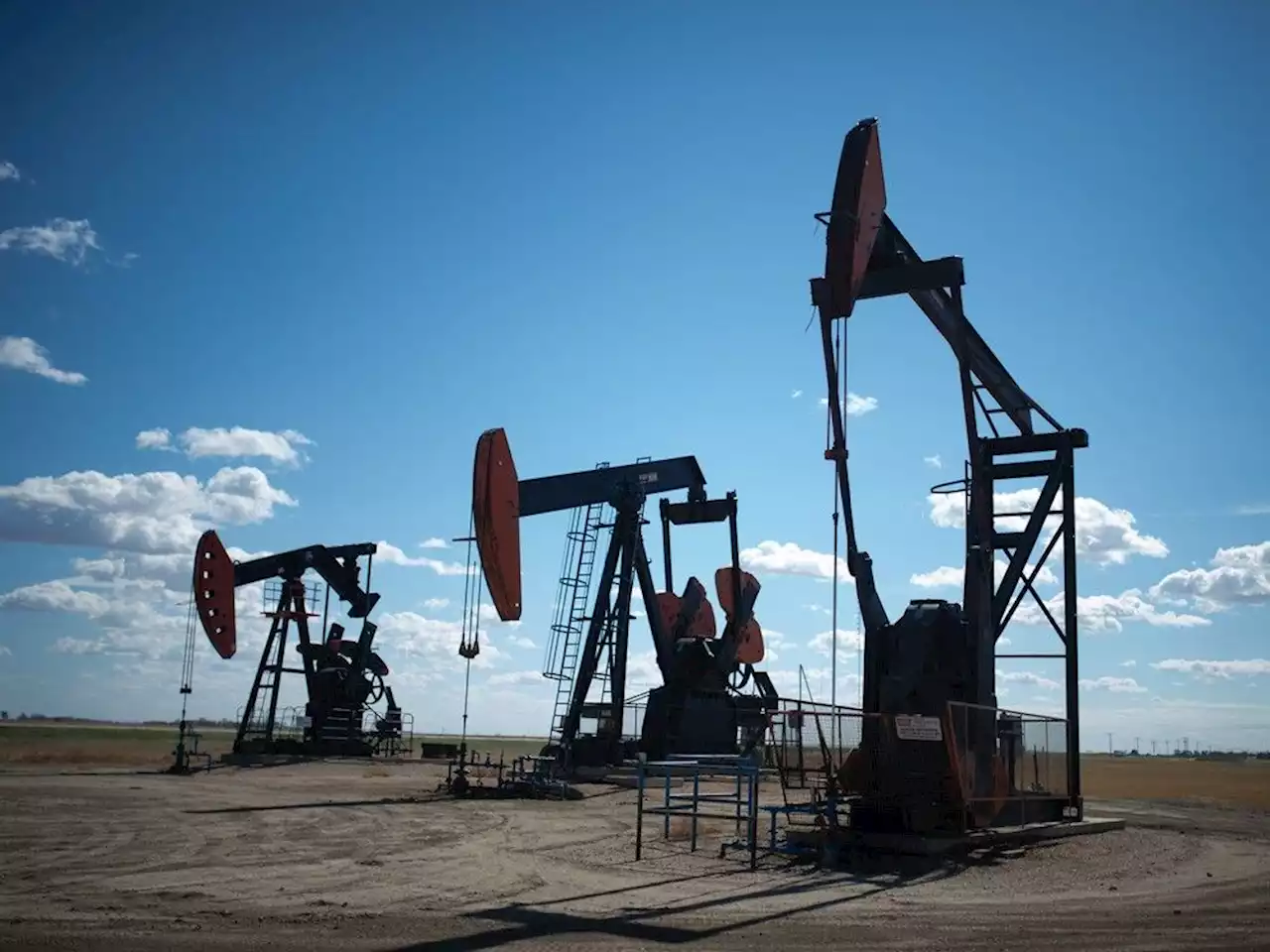 Varcoe: Oil and gas production tumbles in a net-zero future, Canada Energy Regulator report shows