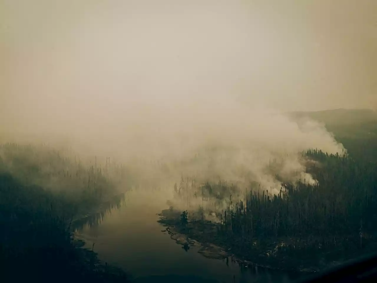 Power stations evacuated due to forest fires, Hydro-Québec says