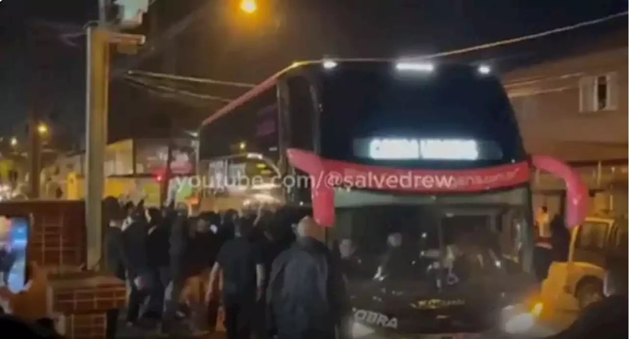 Protesto da torcida faz Corinthians desistir de hospedagem em Santos antes de clássico