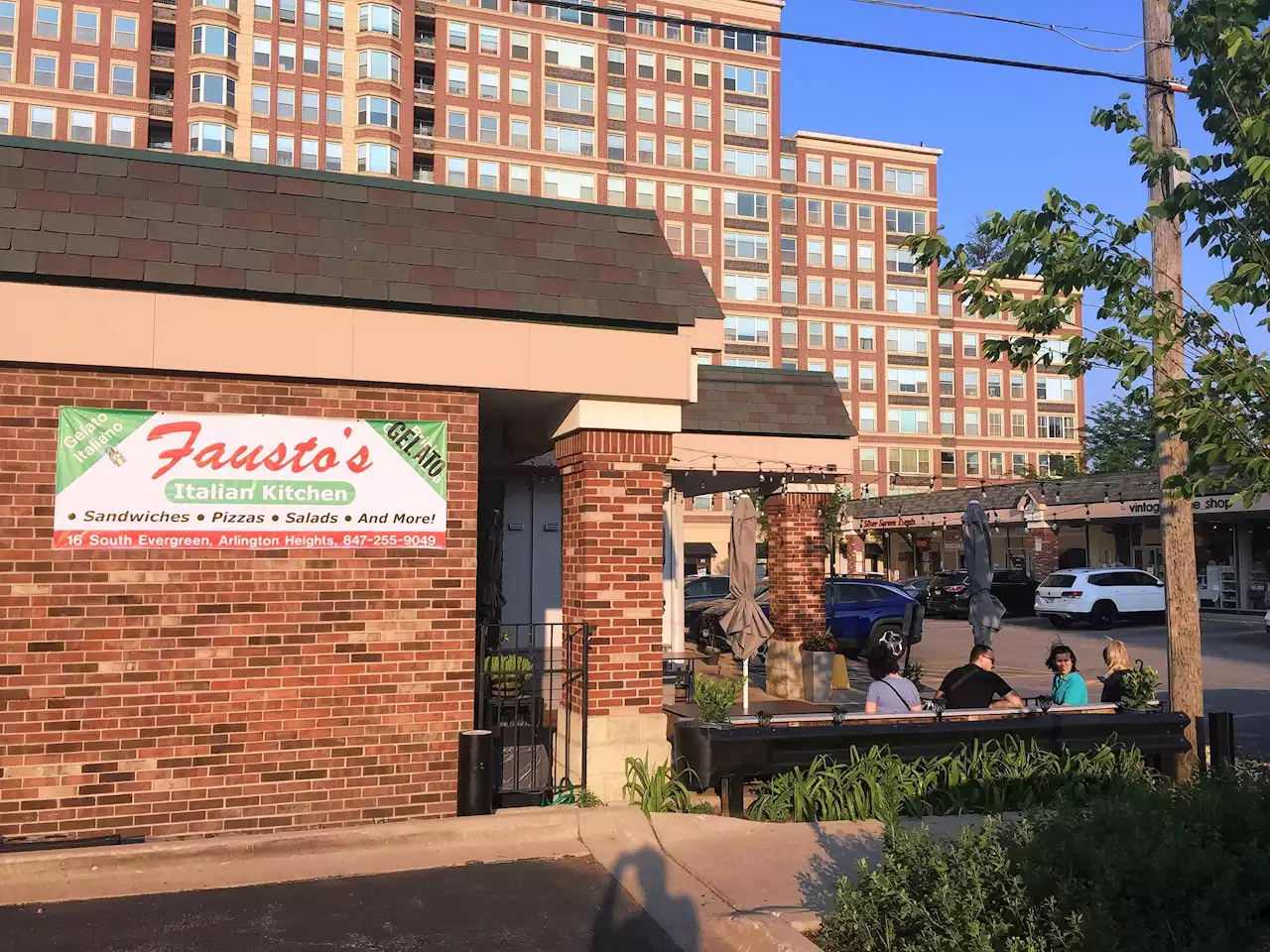 Fausto's in Arlington Heights to add beer and wine, along with outdoor dining