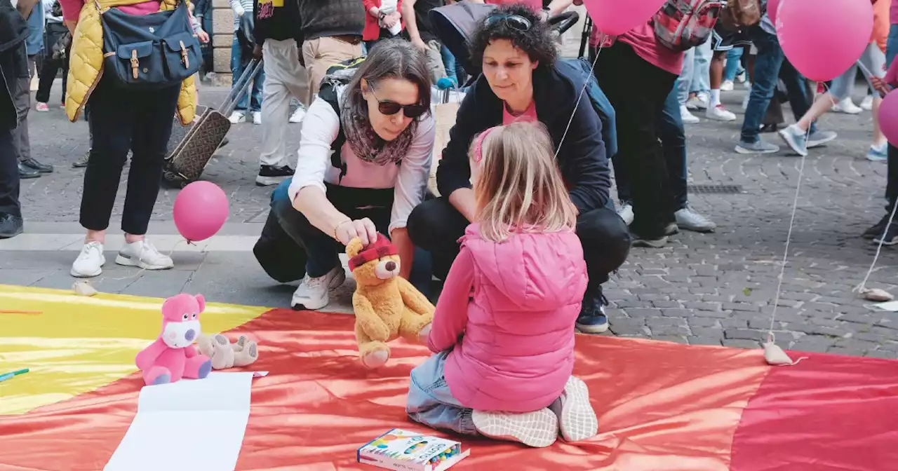 Atti di nascita impugnati, Ue: 'Chi è genitore in uno Stato deve esserlo anche negli altri Paesi membri' - Il Fatto Quotidiano