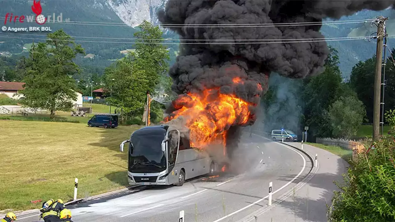 Bayern: Vollbrand eines Reisebusses in Bischofswiesen mit massiver Rauchentwicklung