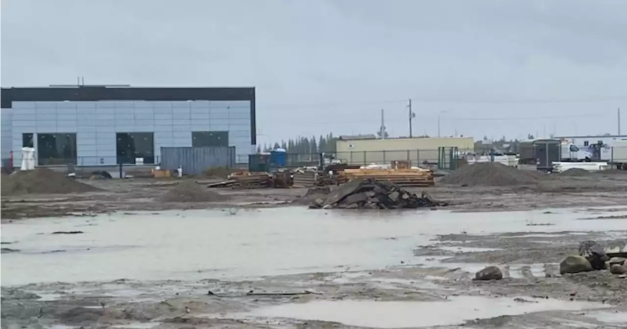 Worker dead after suspected fall at Tsuut’ina First Nation dealership construction site - Calgary | Globalnews.ca