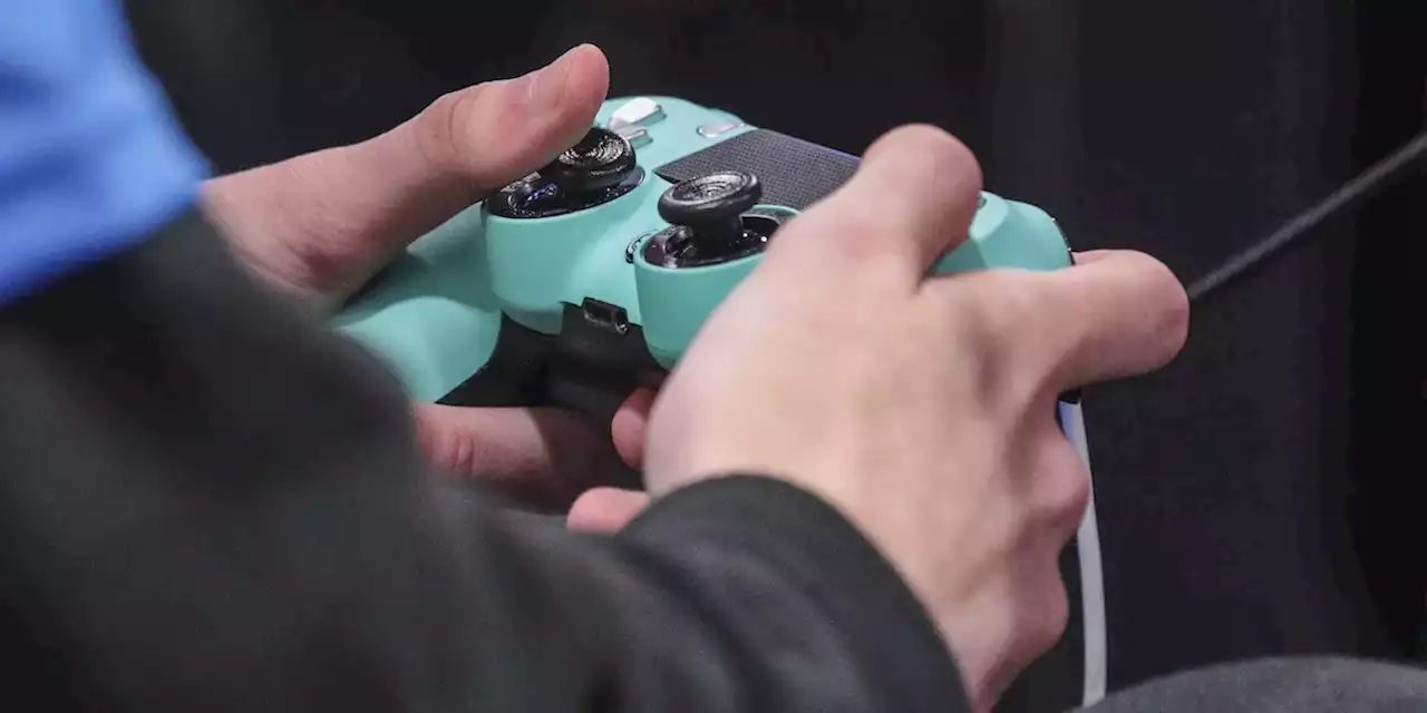 I controller per videogiochi vanno benissimo per manovrare mezzi sofisticati - Il Post