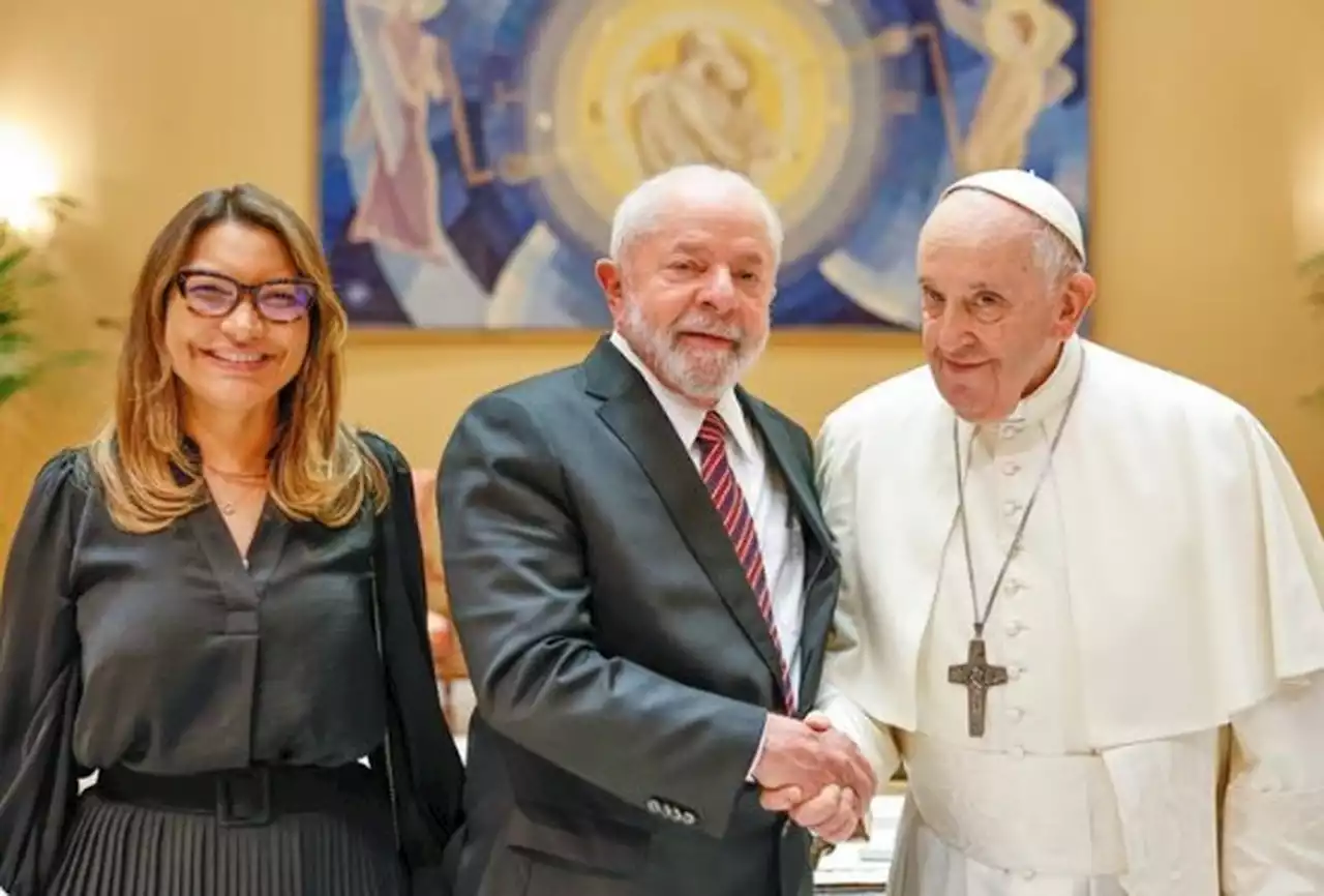 Lula e Janja se encontram com o Papa Francisco no Vaticano