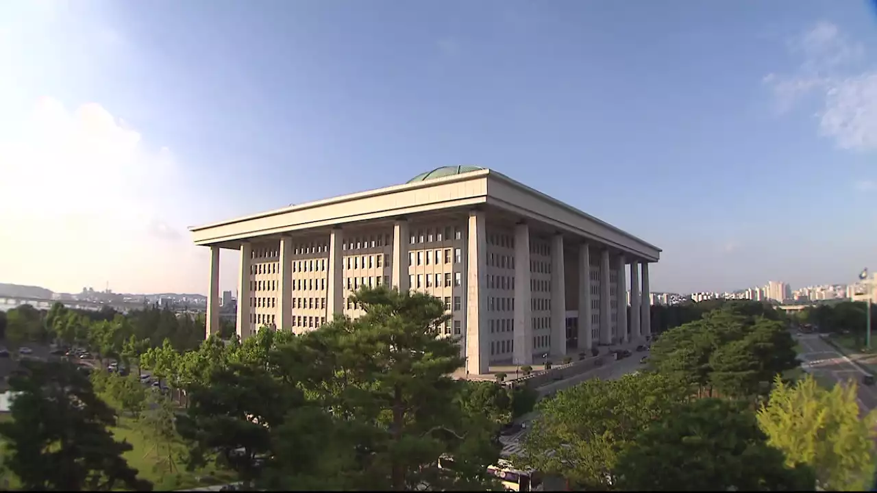 [단독] 민주당 의원들 “‘라임 접대·유우성 보복기소’ 검사 4명 탄핵 추진”