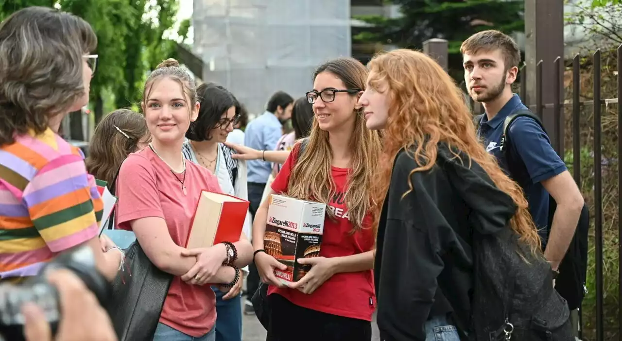 Maturità, la prima prova di italiano: sette tracce per lo scritto, come nel pre-Covid