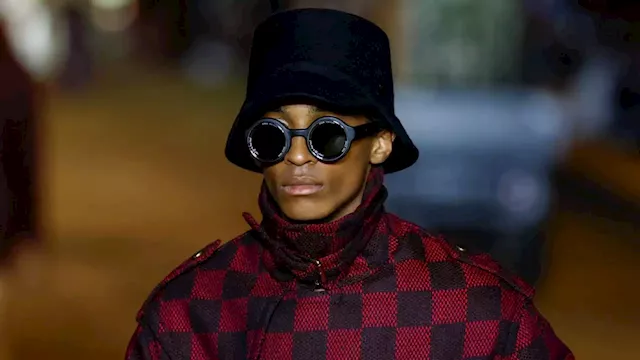Le méga show de Pharrell Williams pour Louis Vuitton sur le Pont Neuf : on  y était