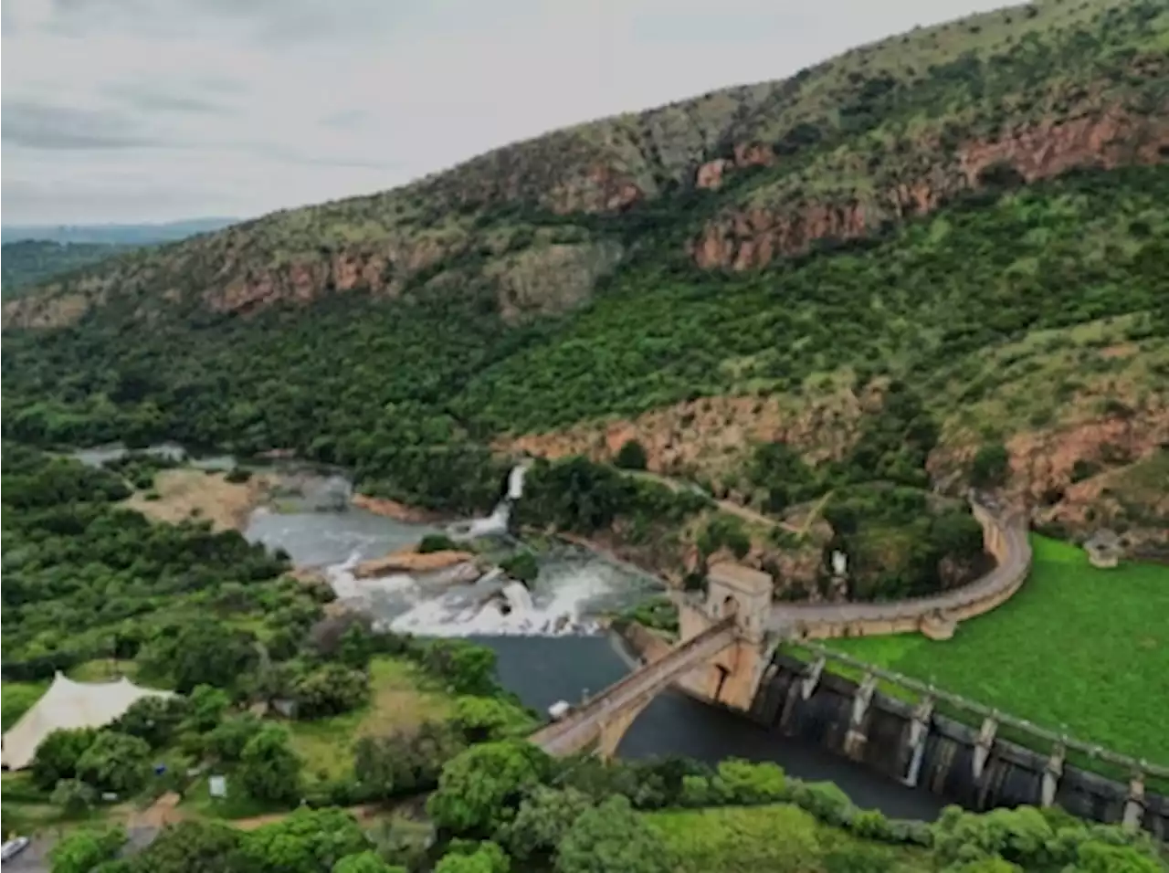 Two Singaporean tourists die after canoes capsize in South African river