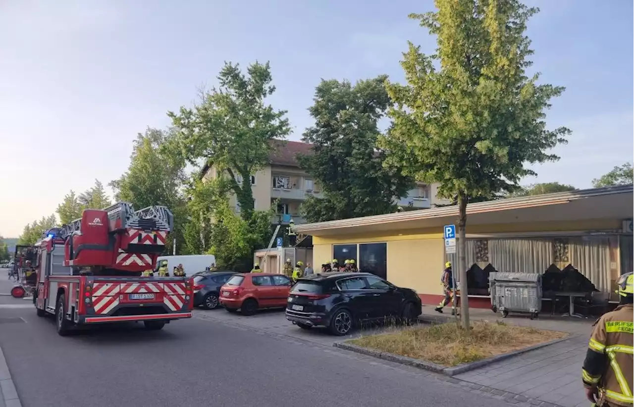 Lagerbereich bei Restaurant „La Gondola“ in Regensburg brennt – Feuerwehr kann rechtzeitig löschen