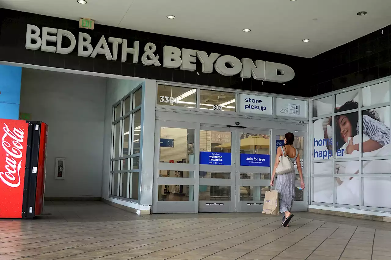 Bed Bath & Beyond employee calls police over Black couple's shopping