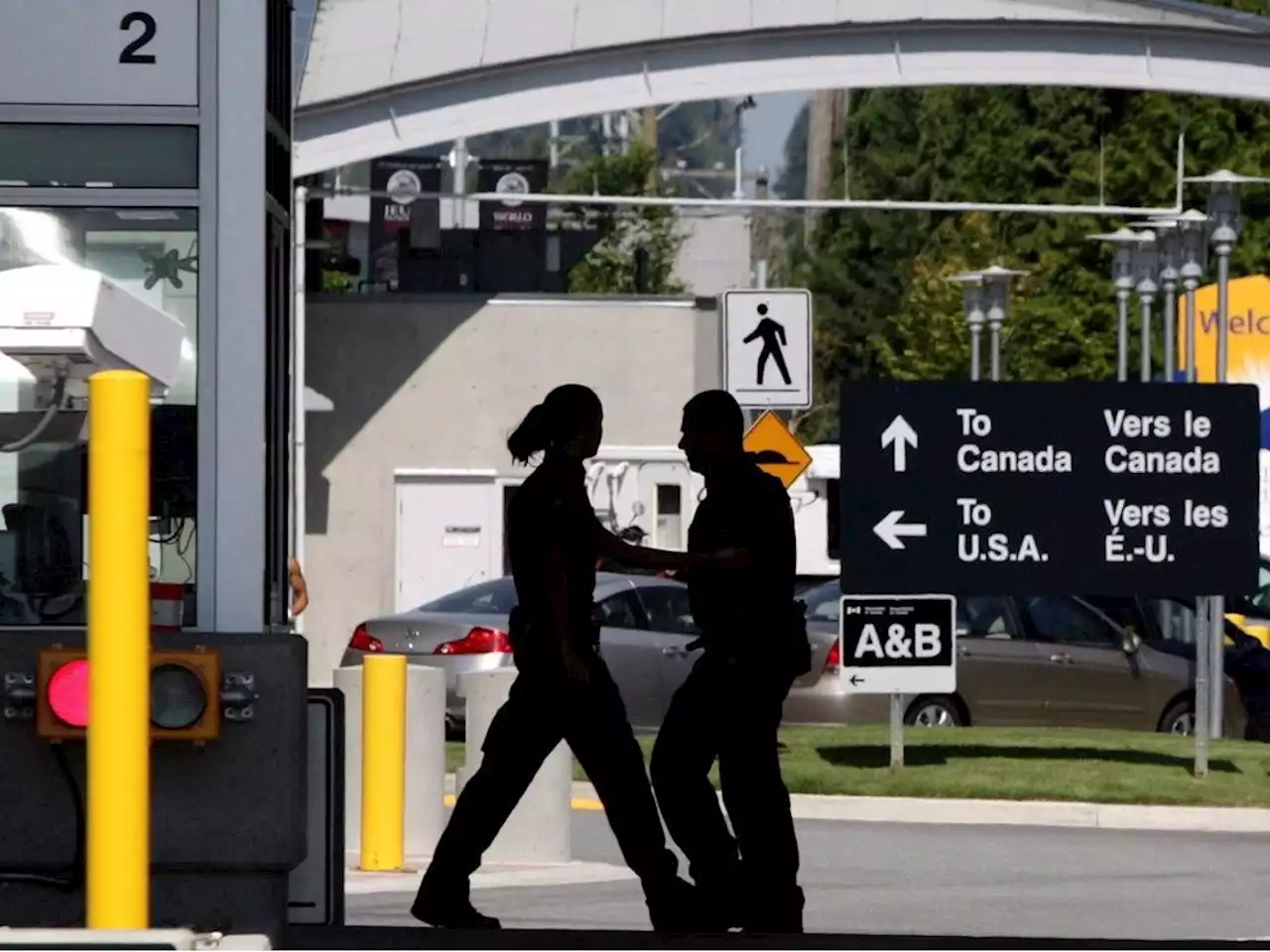 Union for border services workers tables wage demands as bargaining with CBSA continues