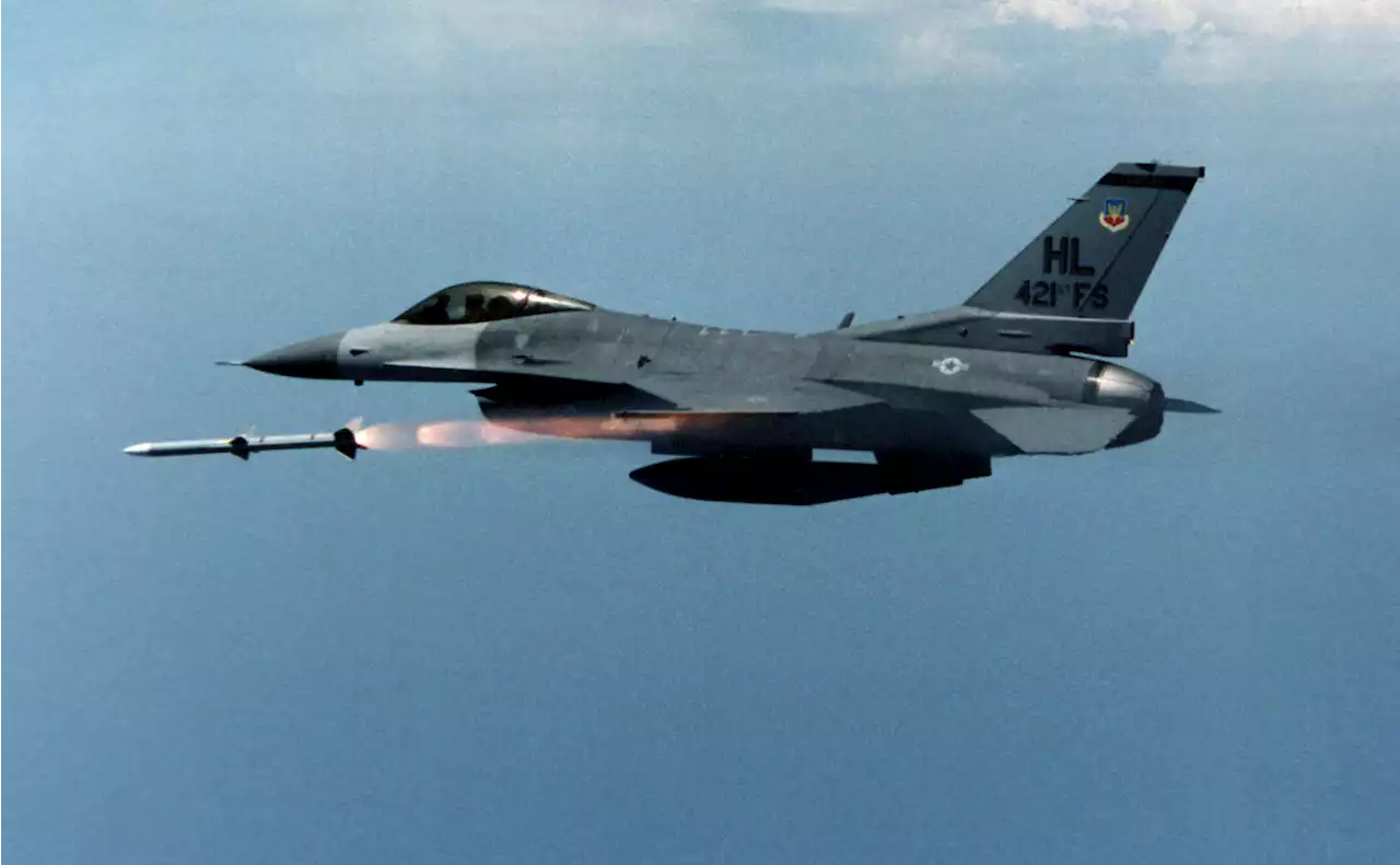 West eyes Romania as possible F-16 training site for Ukrainian pilots