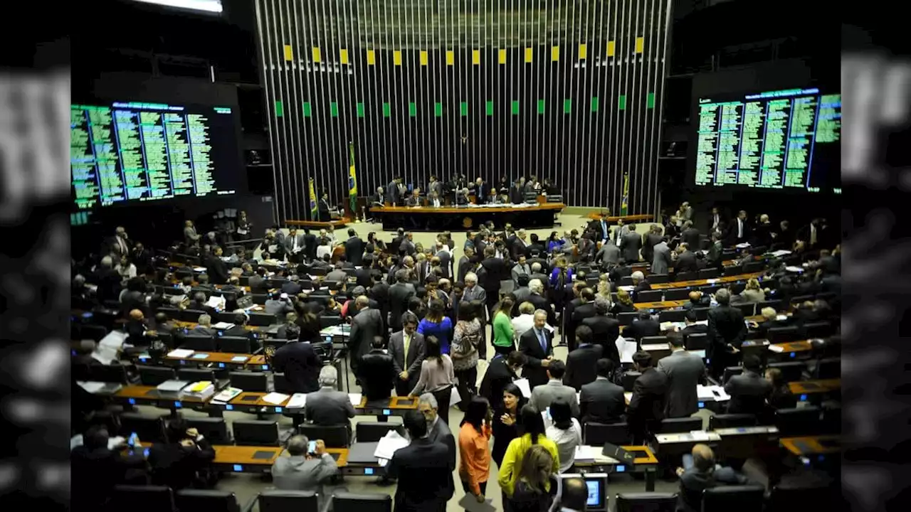 Senado retira despesas com educação básica da nova regra fiscal