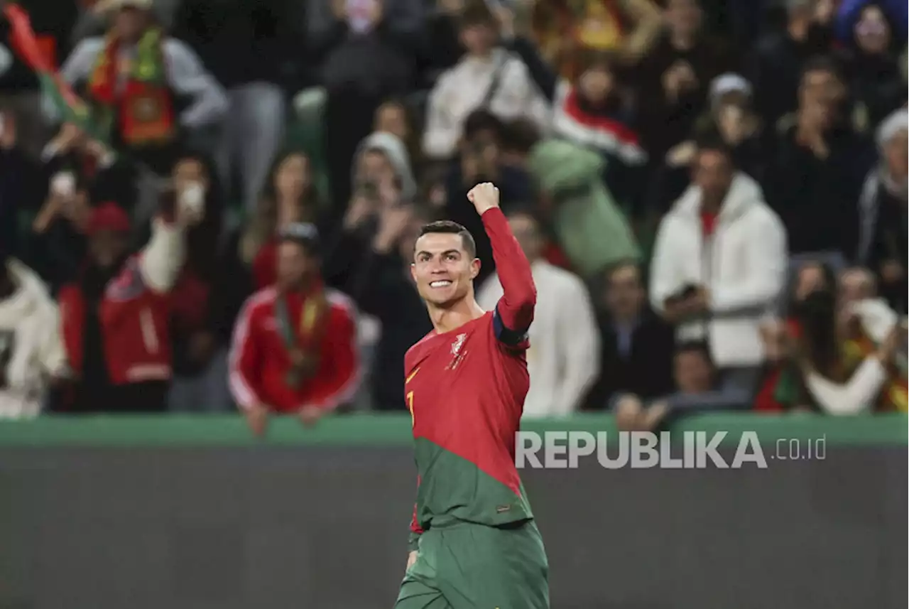 Ronaldo Merasa Istimewa Cetak 2 Rekor Sekaligus di Usia 38 Tahun Bersama Portugal |Republika Online