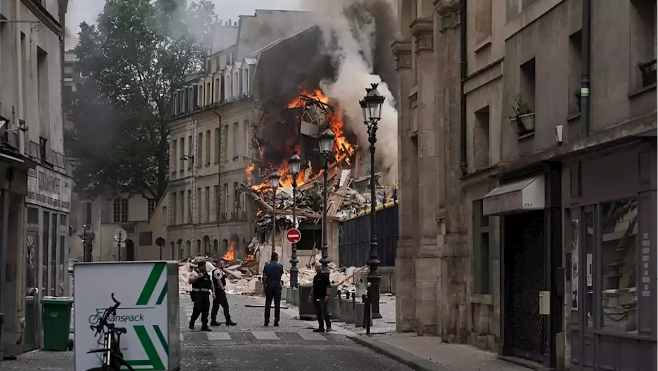 Mehrere Gebäude brennen nach Gasexplosion im Zentrum von Paris