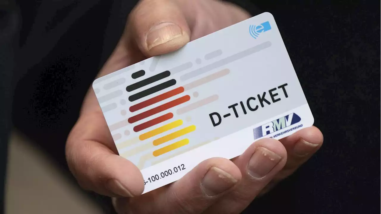 Nicht am Automaten erhältlich: Komplizierter Verkauf des 49-Euro-Tickets schreckt viele ab