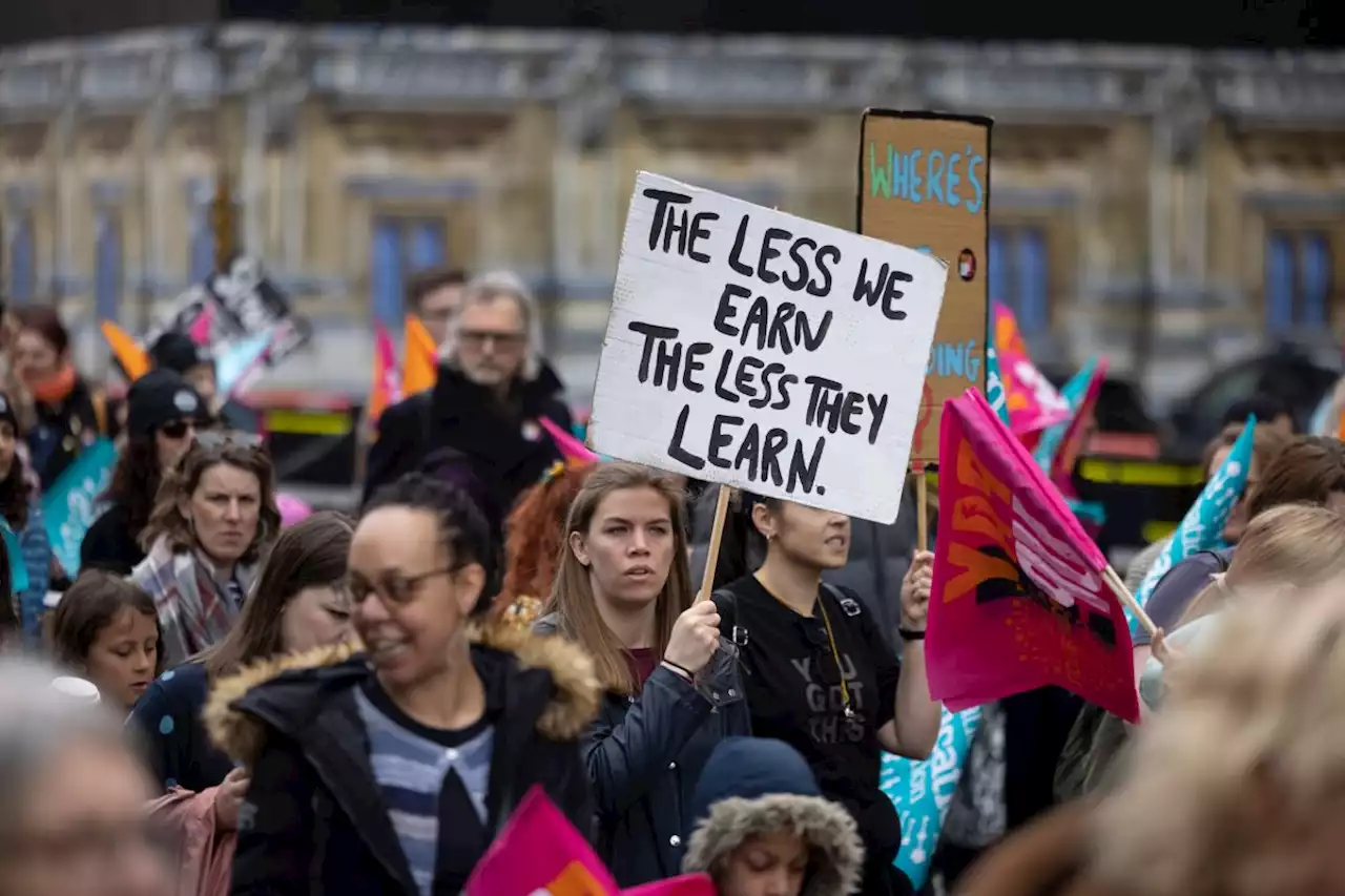 Nurses and teachers fearing new pay squeeze due to high UK inflation rate