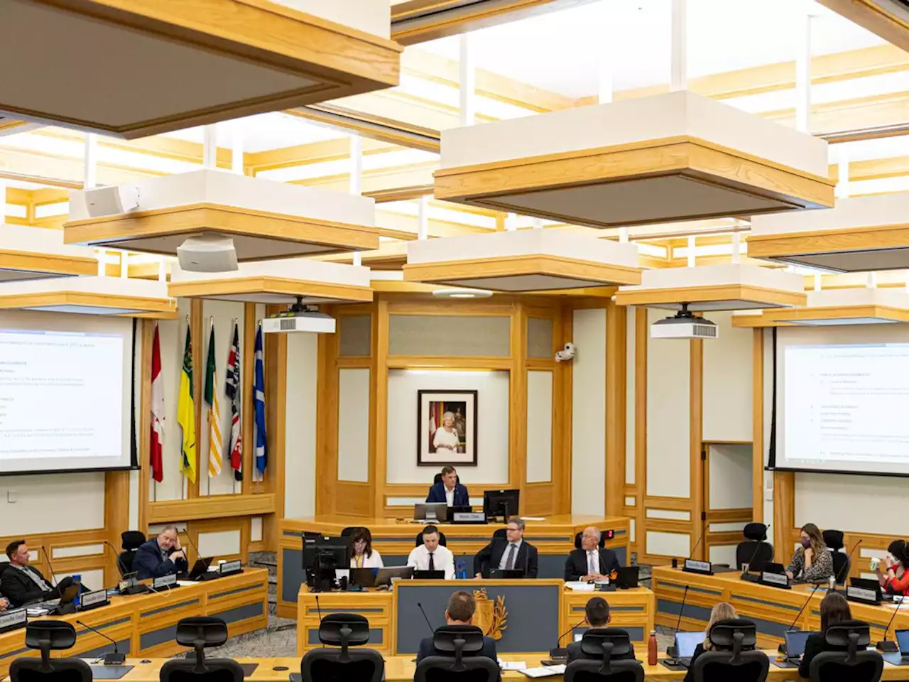 Business groups call for Saskatoon council to rein in spending