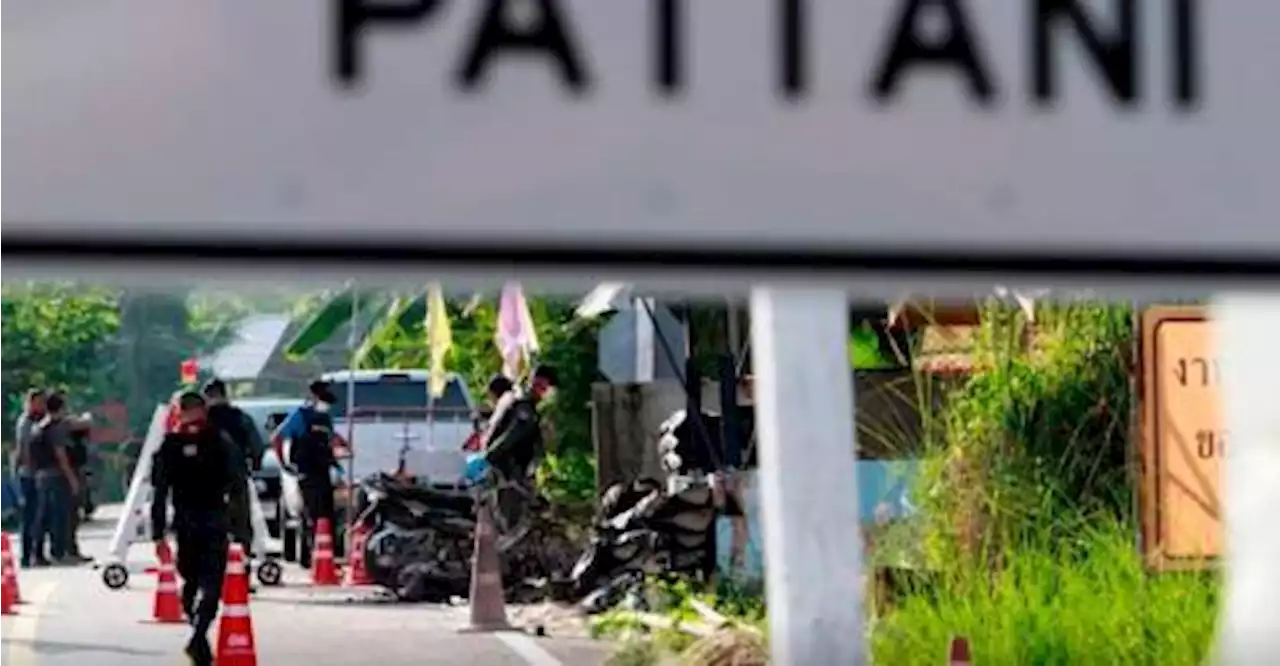 Four security members injured in a bomb explosion incident in Pattani