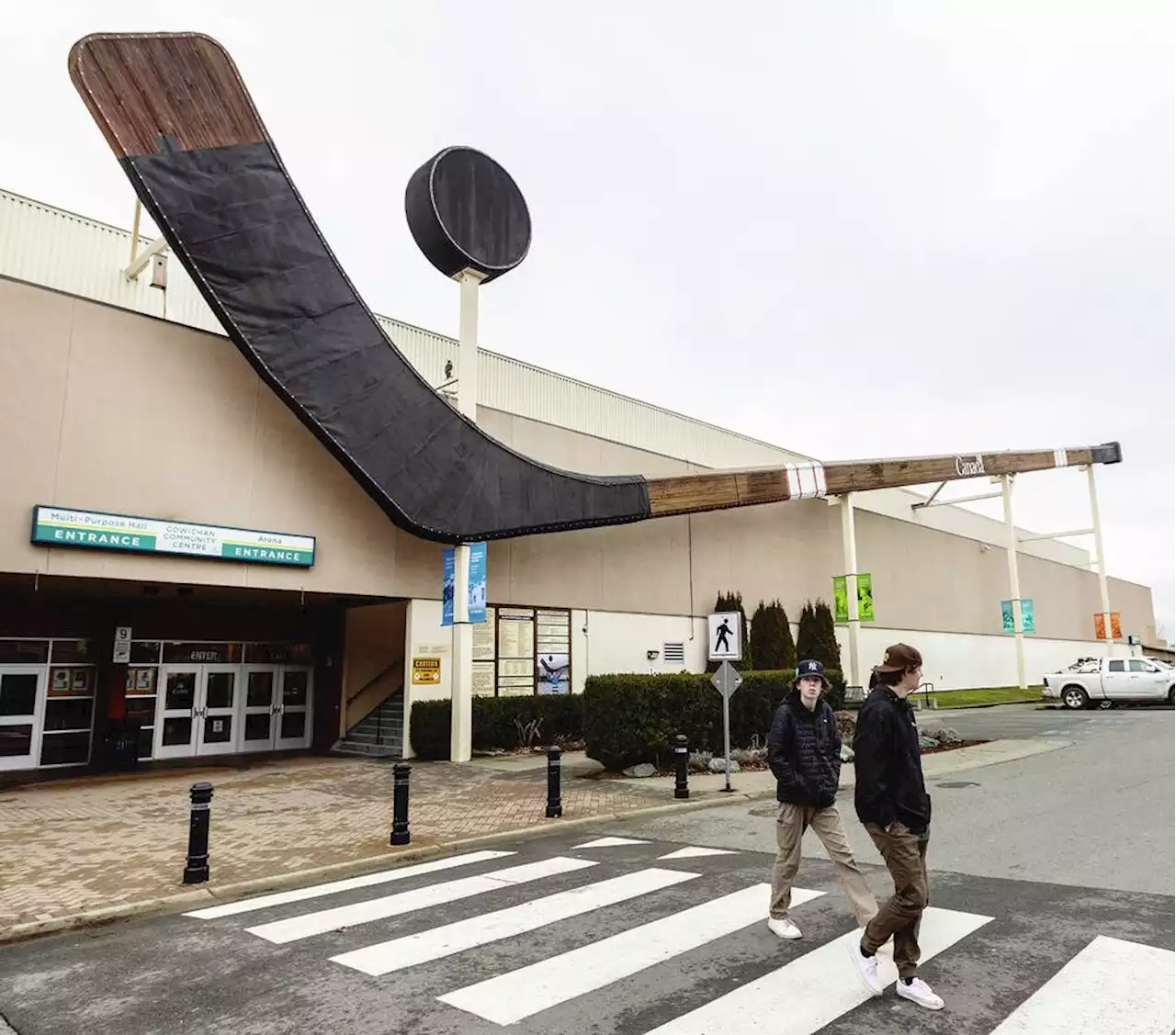 Public comment sought on whether to replace giant hockey stick